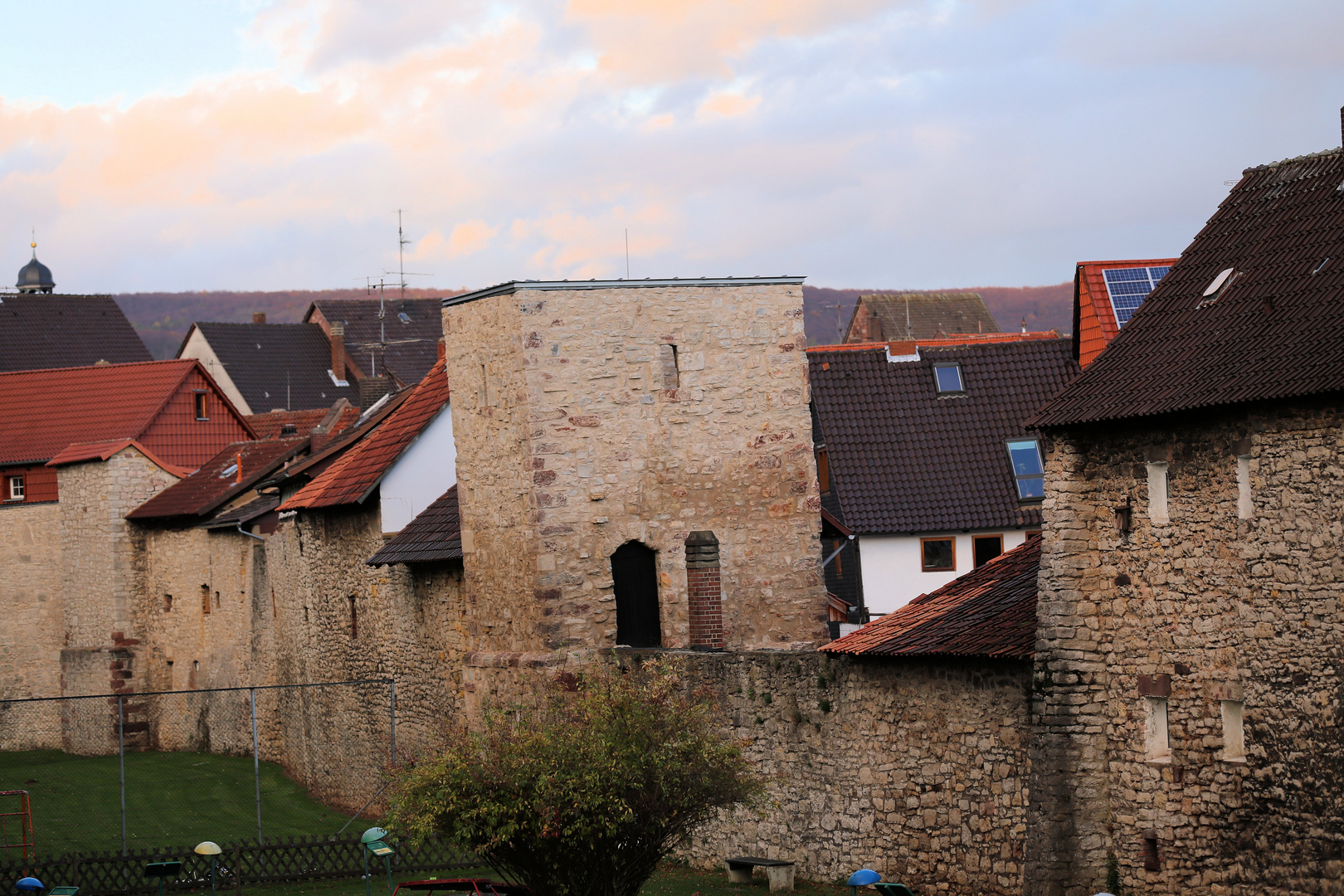 Leben mit, um und in der Stadtmauer