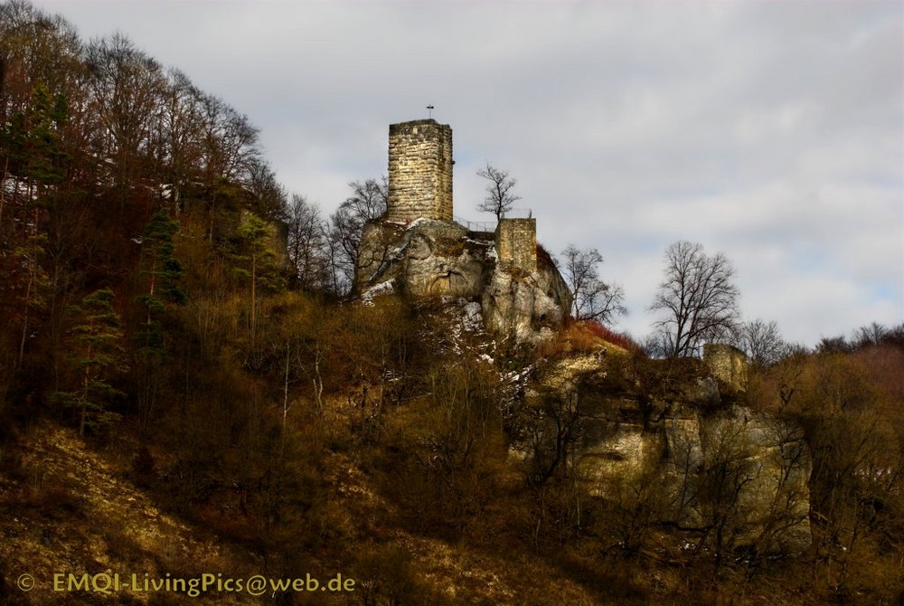 Lebendiges Mittelalter...Burgruine Hohenhundersingen im Grossen Lautertal