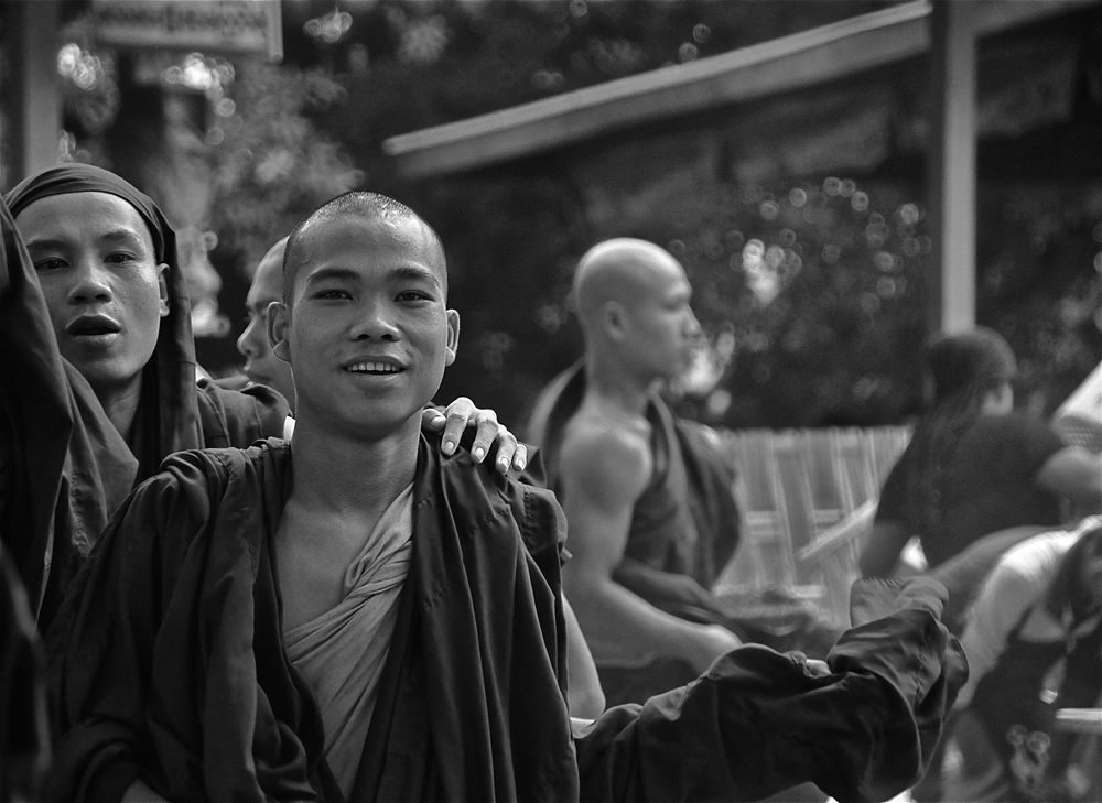 lebensfreude, amarapura, burma 2011