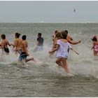 Lebensfreude ... Anschwimmen auf Borkum !