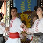 Lebensfreude - Rumänische Volkstanzgruppe auf der Bühne des Stadtfestes 2017 in Pößneck (Thüringen)