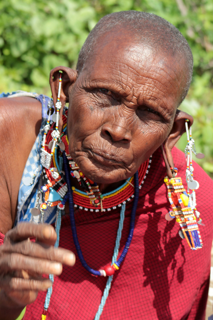 Lebenslinien, Masai-Frau in Kenia