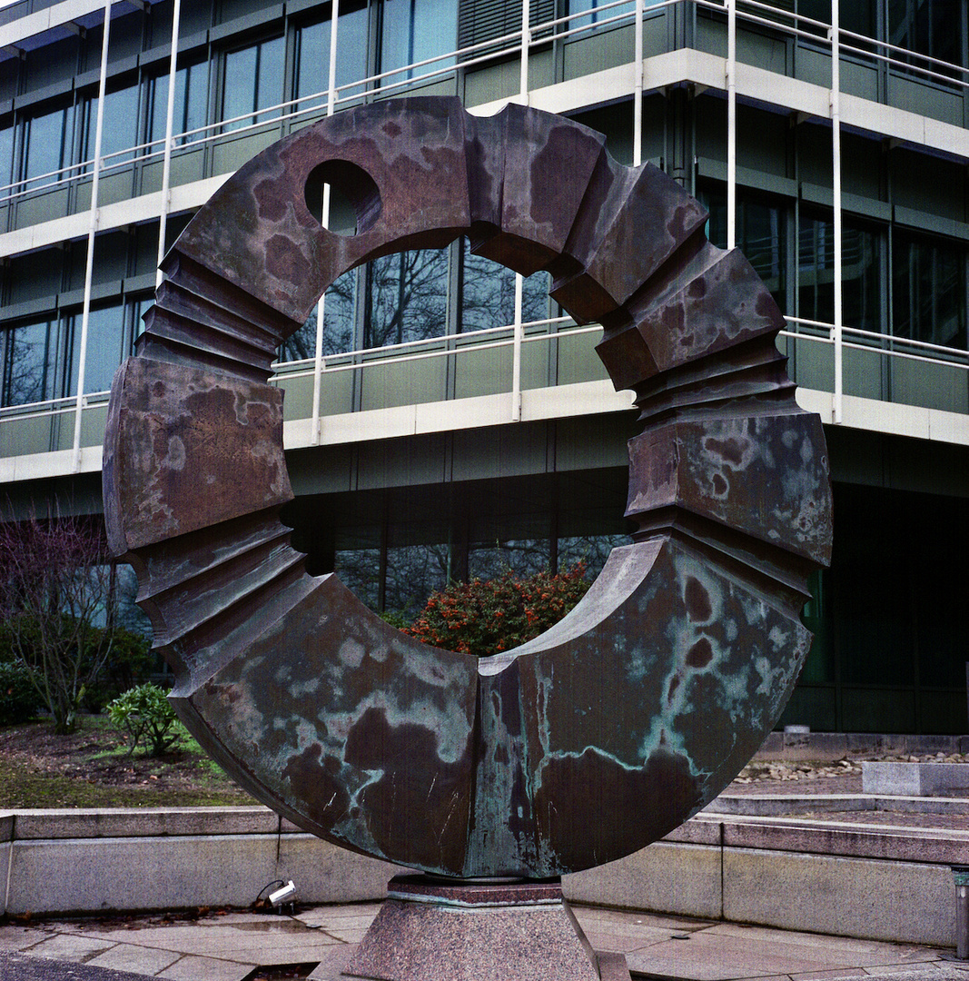 "Lebensrad" von André E. Bucher - Hermann-Veit-Straße