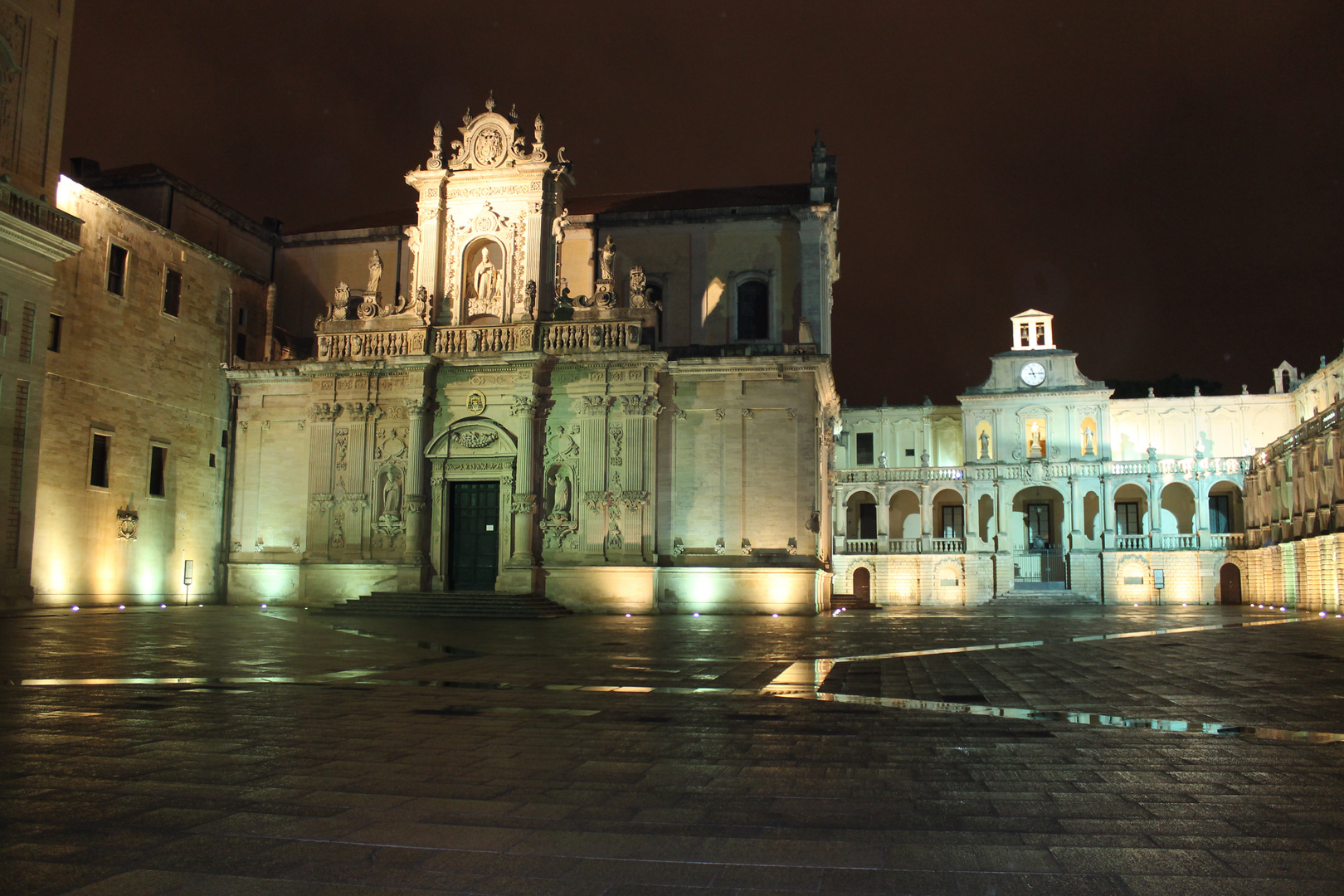 Lecce by night