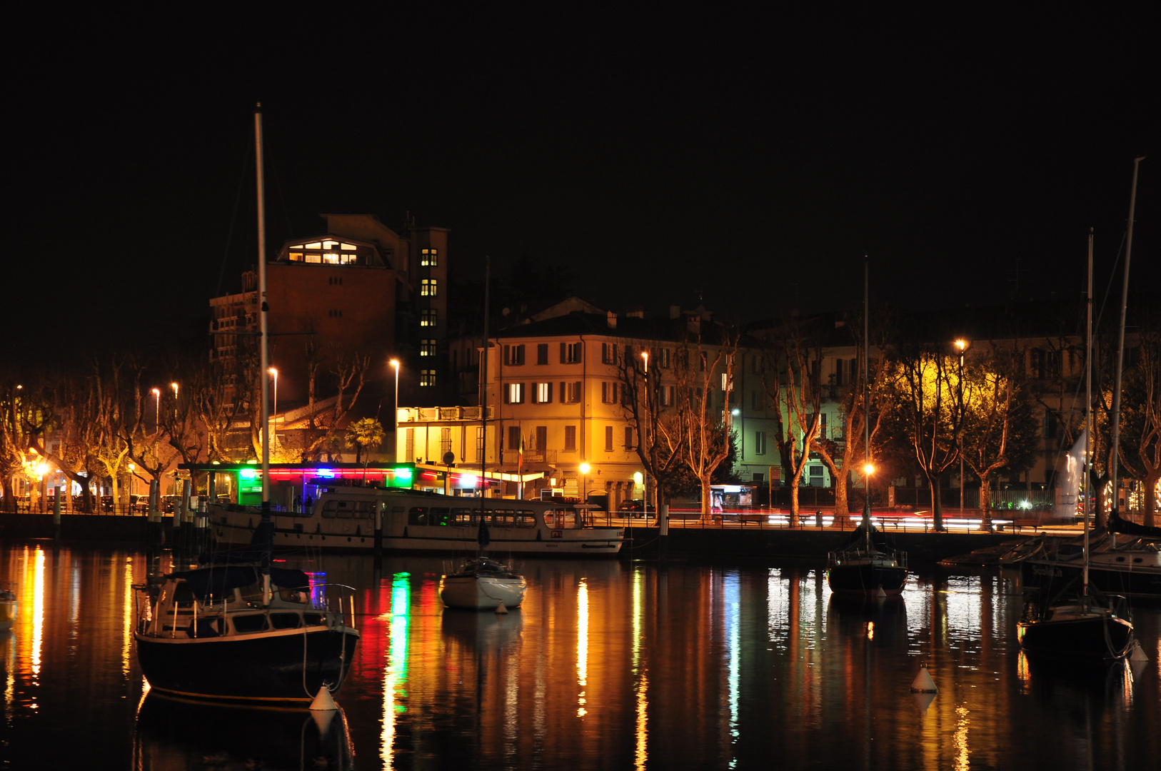 Lecco di notte