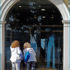 Lèche-vitrine en bleu et blanc à Salo