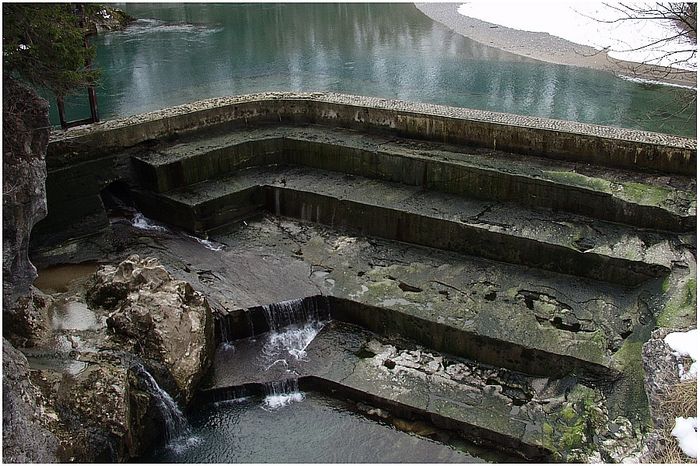 Lecherliche Wassermenge oder : - der Alpen-Fluss ohne Wasser