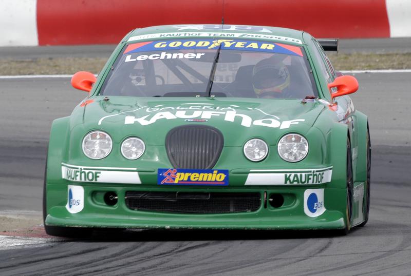 Lechner auf dem Weg zu seinen ersten V8 Star Sieg 2003