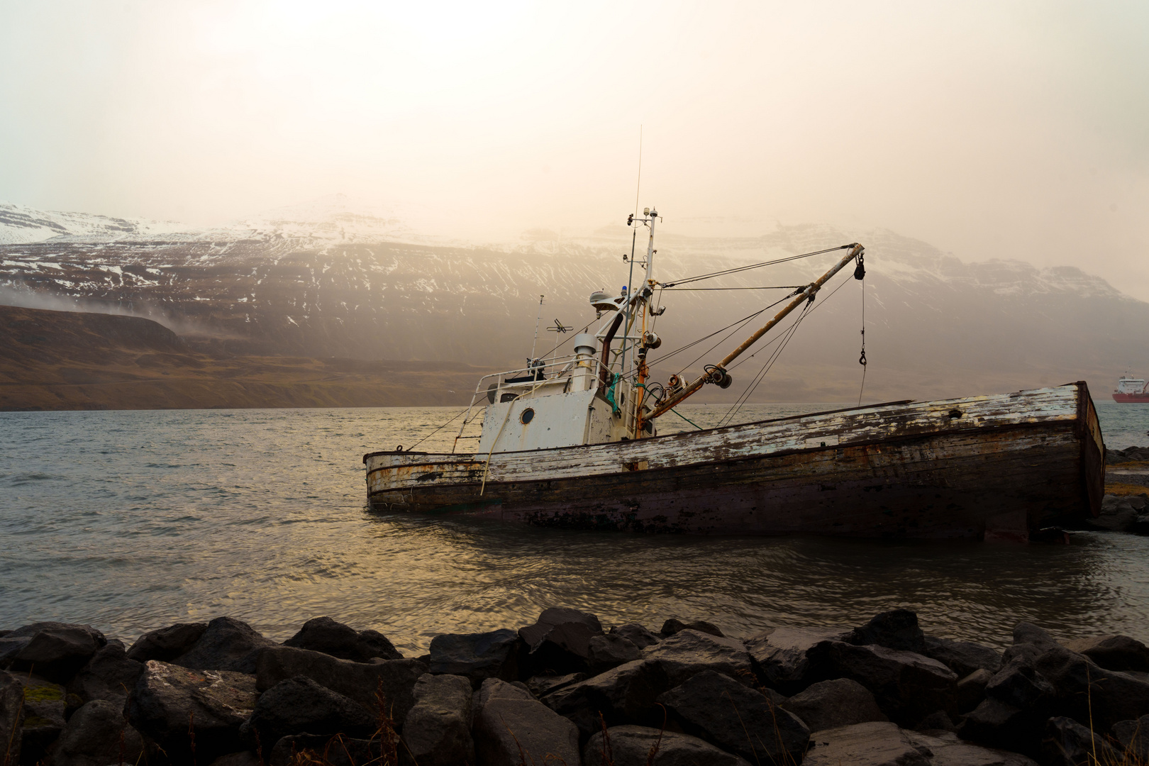 leck geschlagenes Schiff