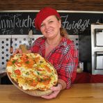 Lecker Flammkuchen auf der Kieler Woche