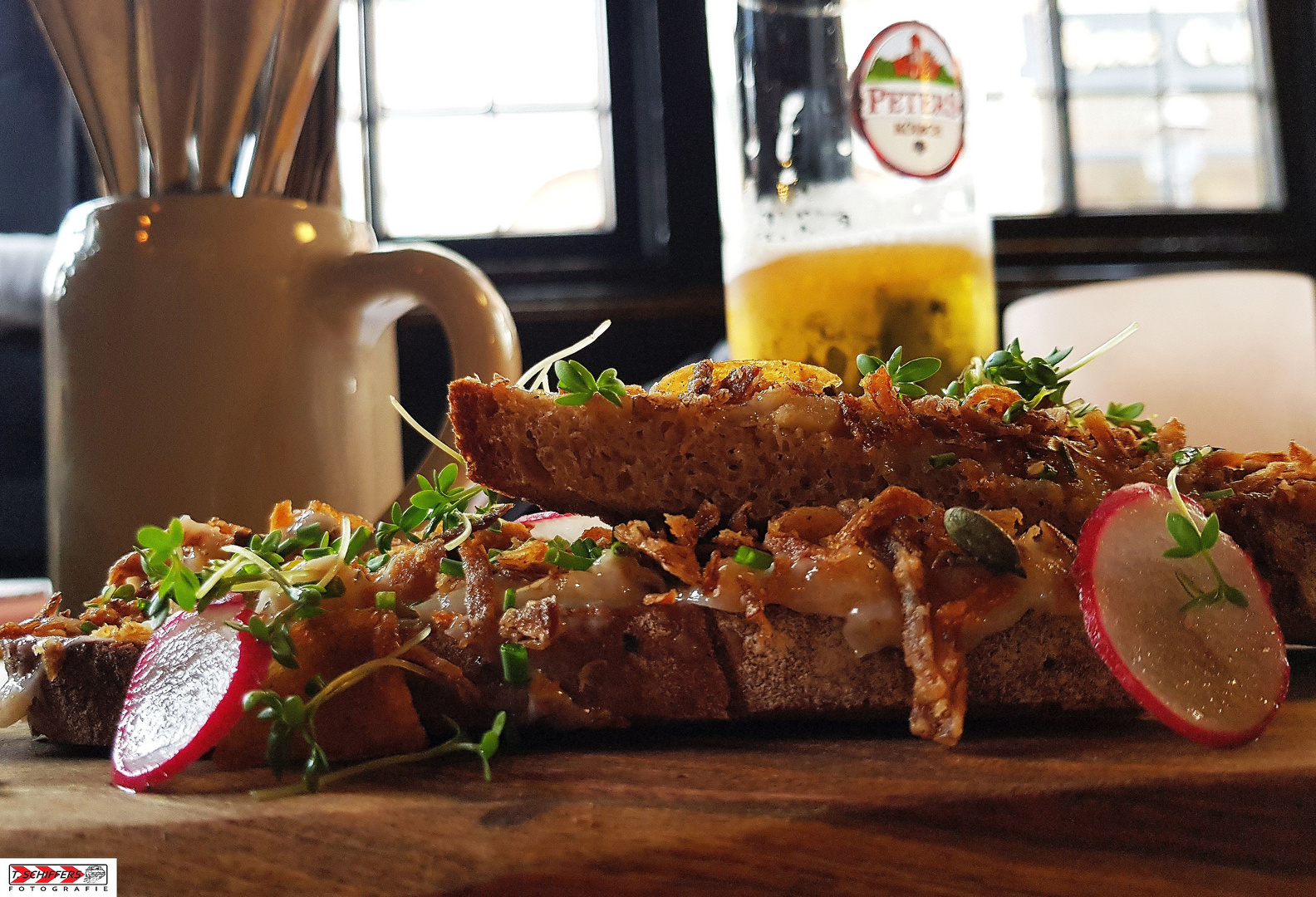 lecker Griebenschmalzbrot mit Röstzwiebeln