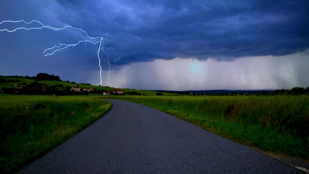 Électricité au bout de la route 