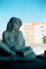 Lectura en el Balcon