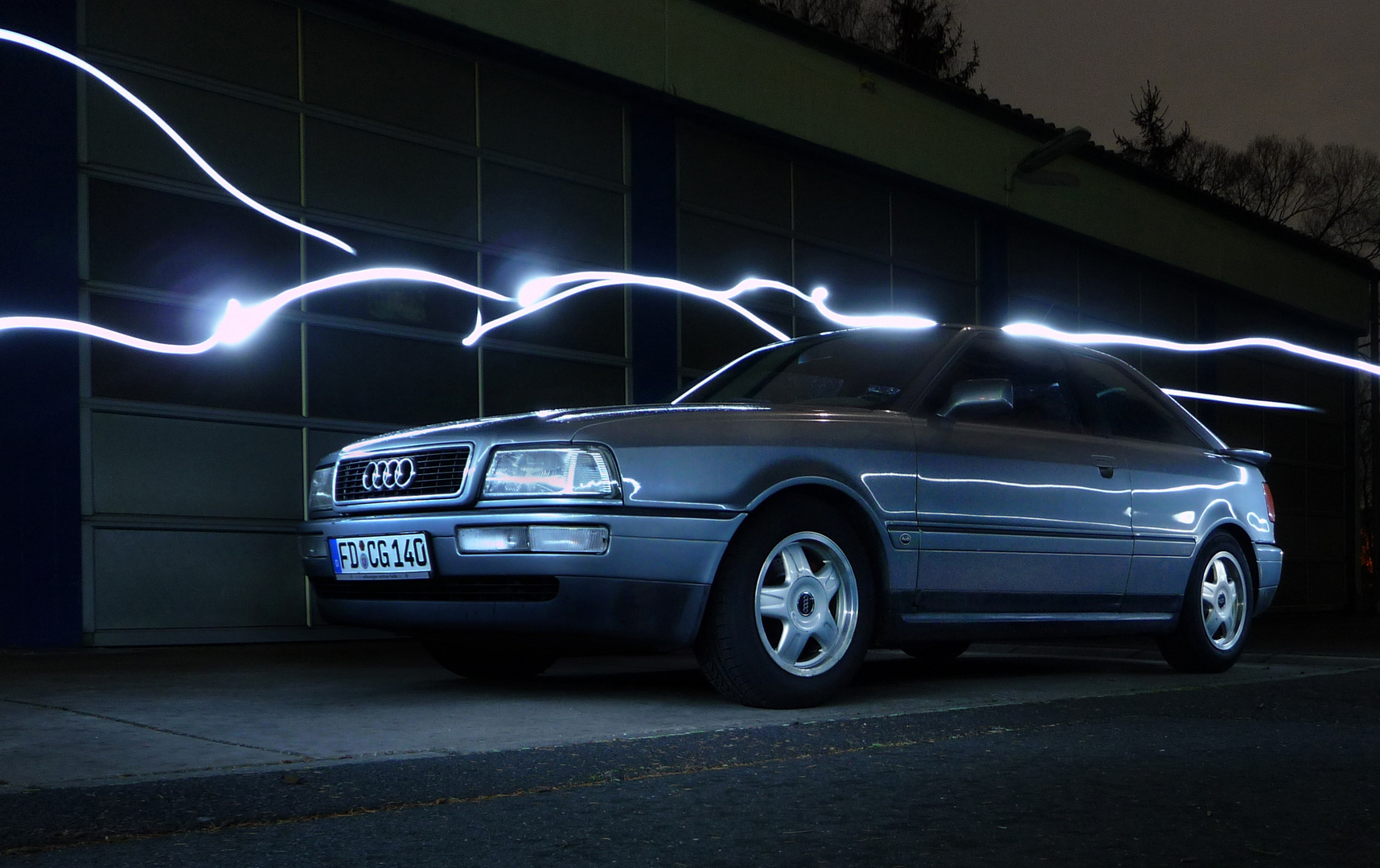 LED-Graffiti am Audi Coupe