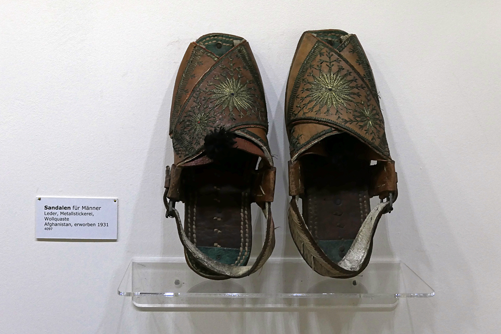 Ledermuseum Offenbach: Afghanische Männersandalen