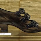 Ledermuseum Offenbach: Damen – Spangen – Schuhe