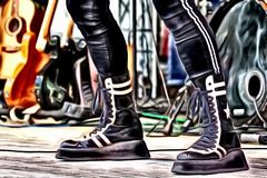 Lederstiefel eines Rockmusikers