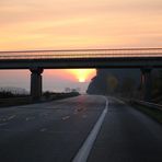 Leere Autobahn am Morgen