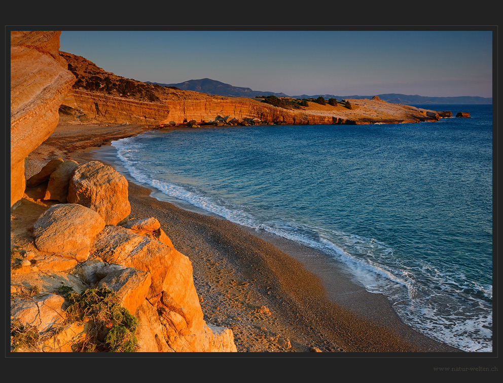 Leerer Strand von Fourni