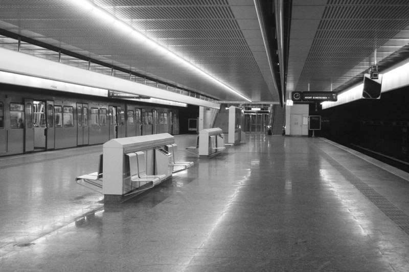 Leerfahrt | U-Bahn-Station Wien Simmering