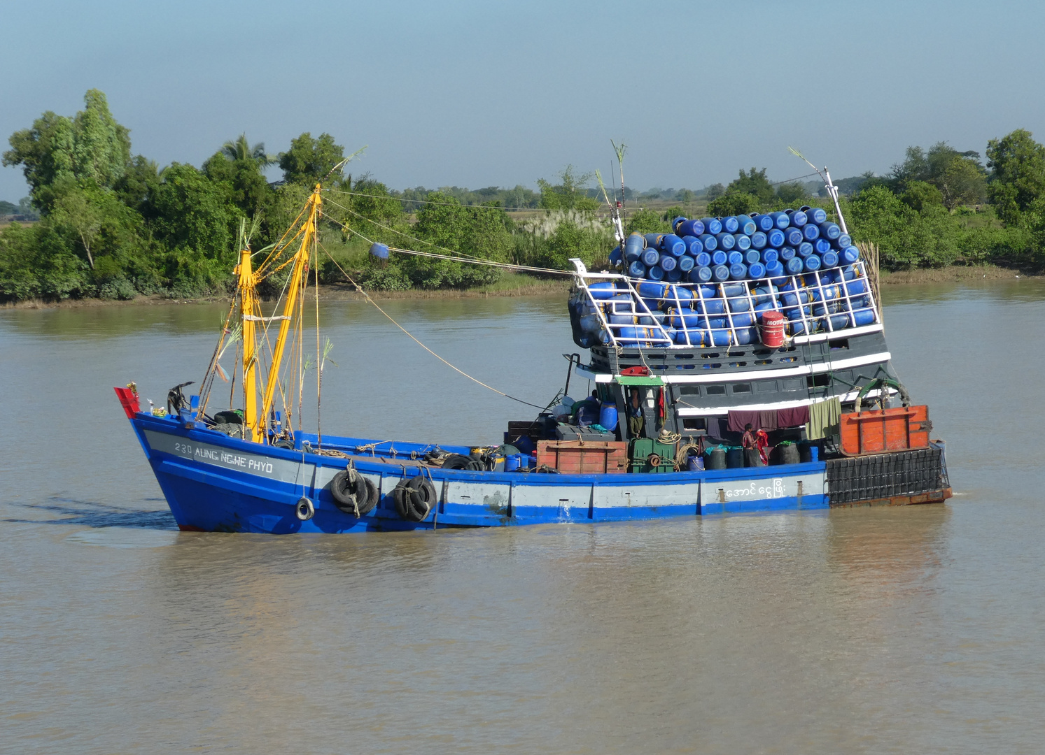 Leerguttransport auf dem Irrawaddy River