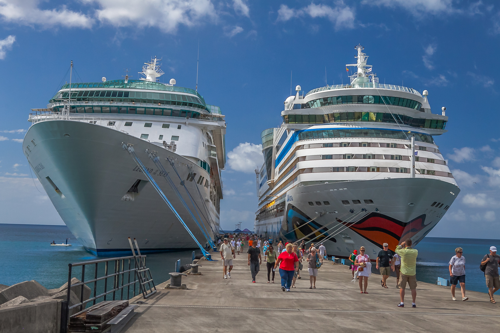 Legend of the Seas trifft Aida Luna