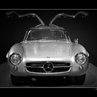 - legendärer Mercedes 300 SL Flügeltürer -