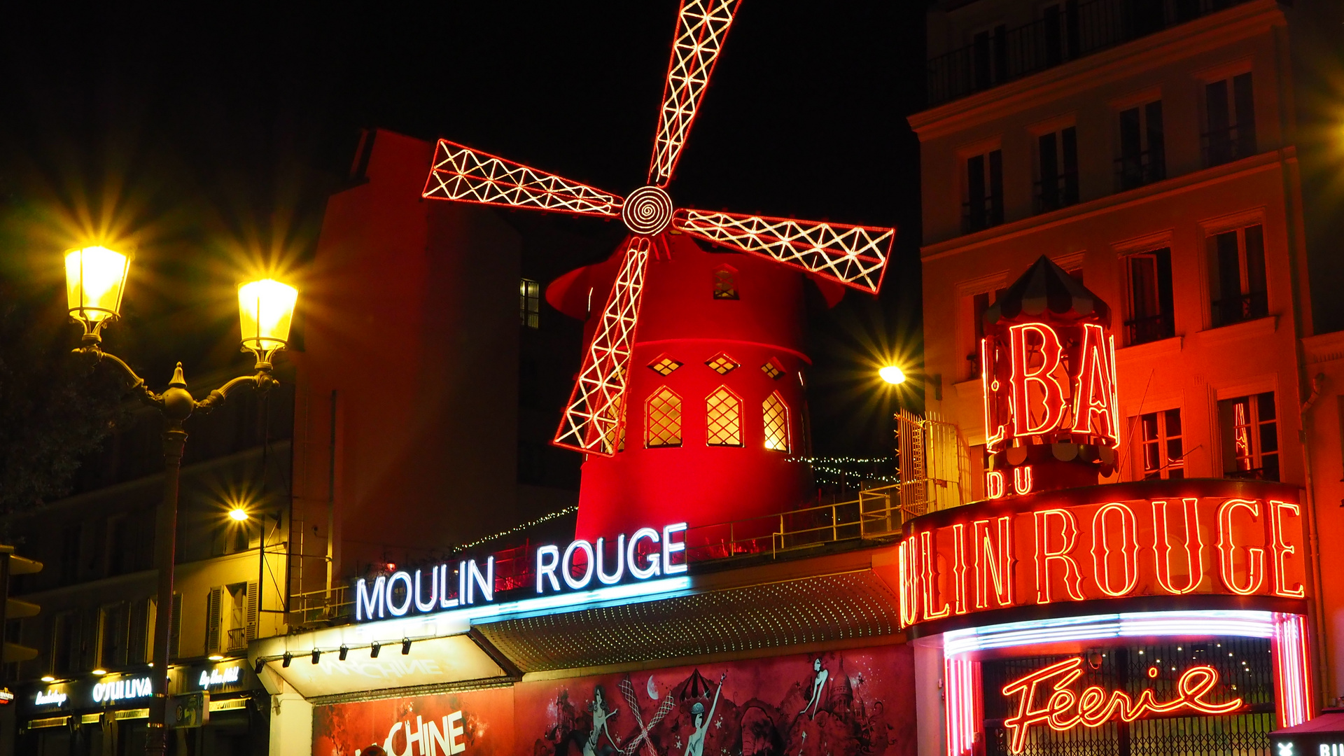 Légendaire, unique, inoubliable... le Moulin Rouge