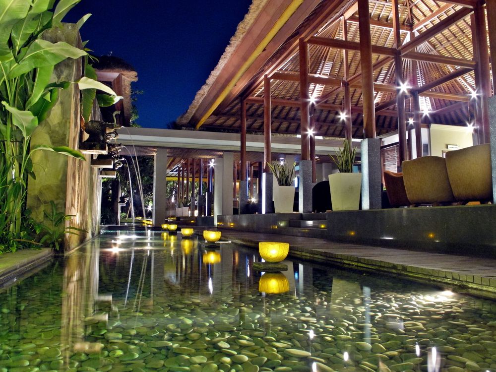 Legian Beach Hotel - Bali