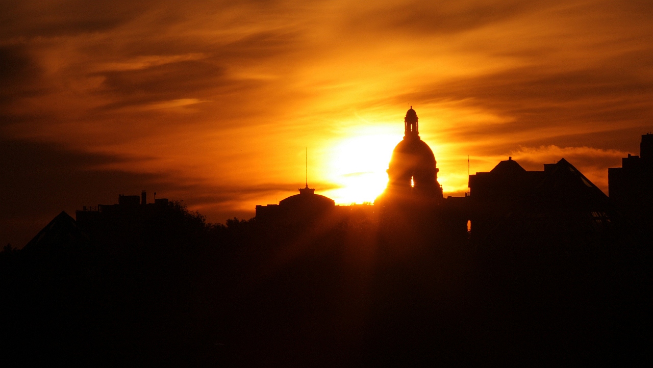 Legislaturebuilding sunset