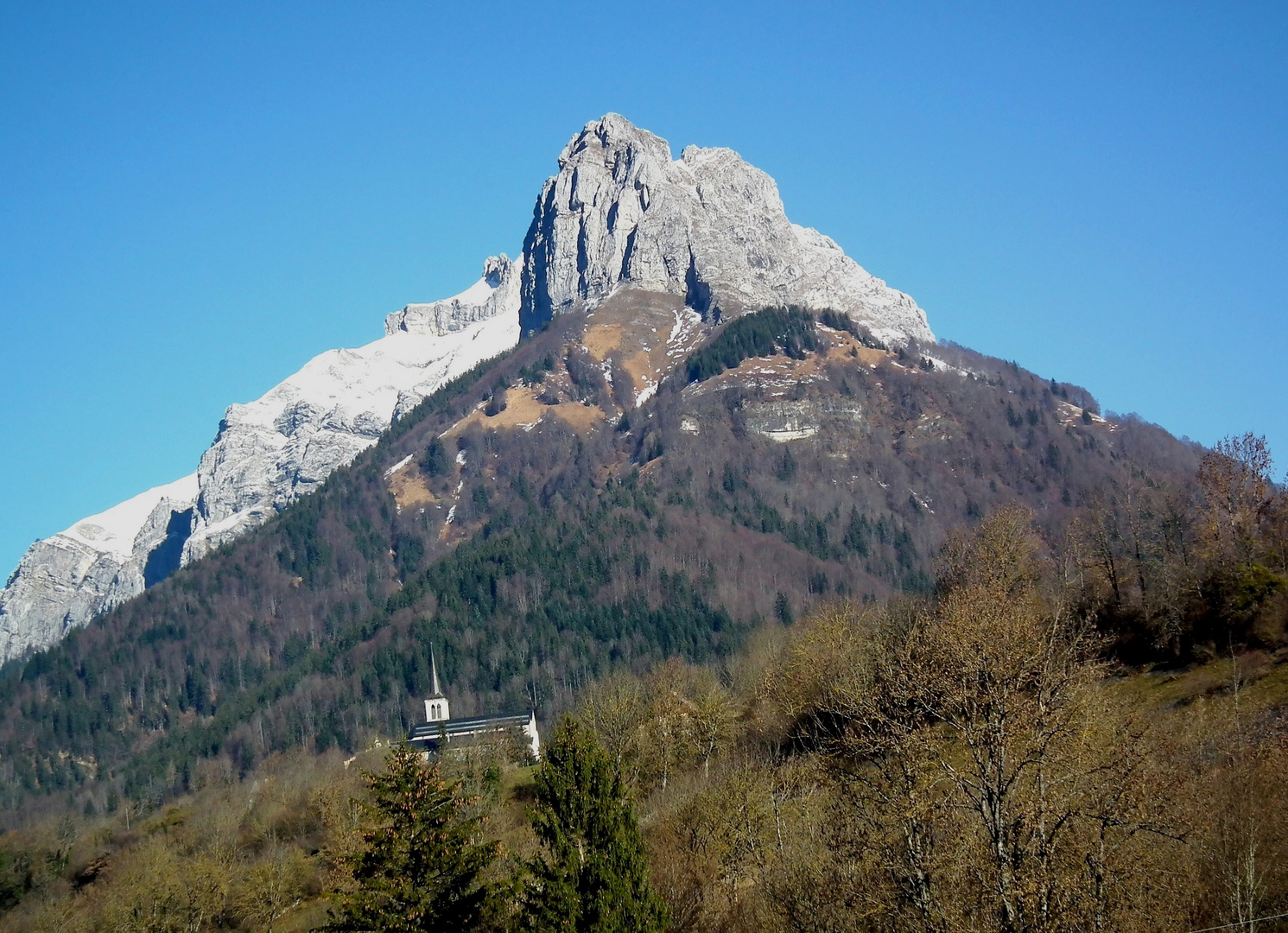 L'église de Jarsy dans le massif des Bauges