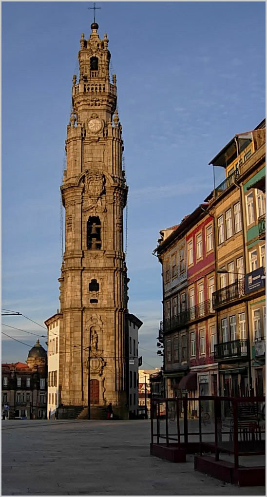 l’église de la Tour dos Clérigos à Porto.04.2008