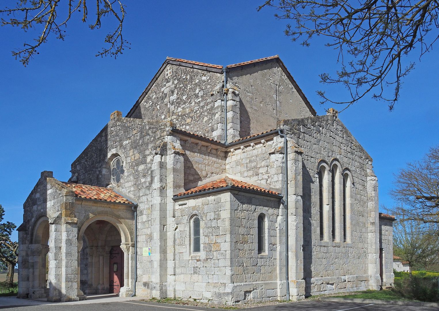 L’Eglise Saint-Vincent de la Montjoie