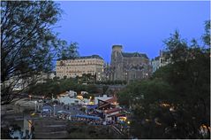 L’Eglise Sainte-Eugénie  et les restaurants du Port des Pêcheurs -  Biarritz