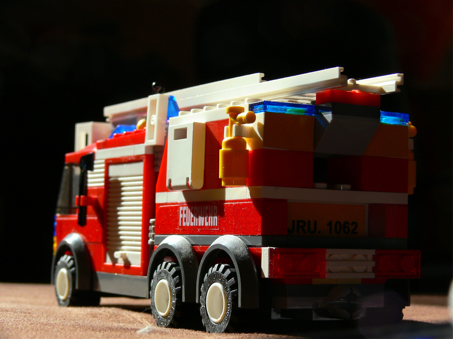 LEGO City 7239 - Feuerwehrlöschzug HINTEN