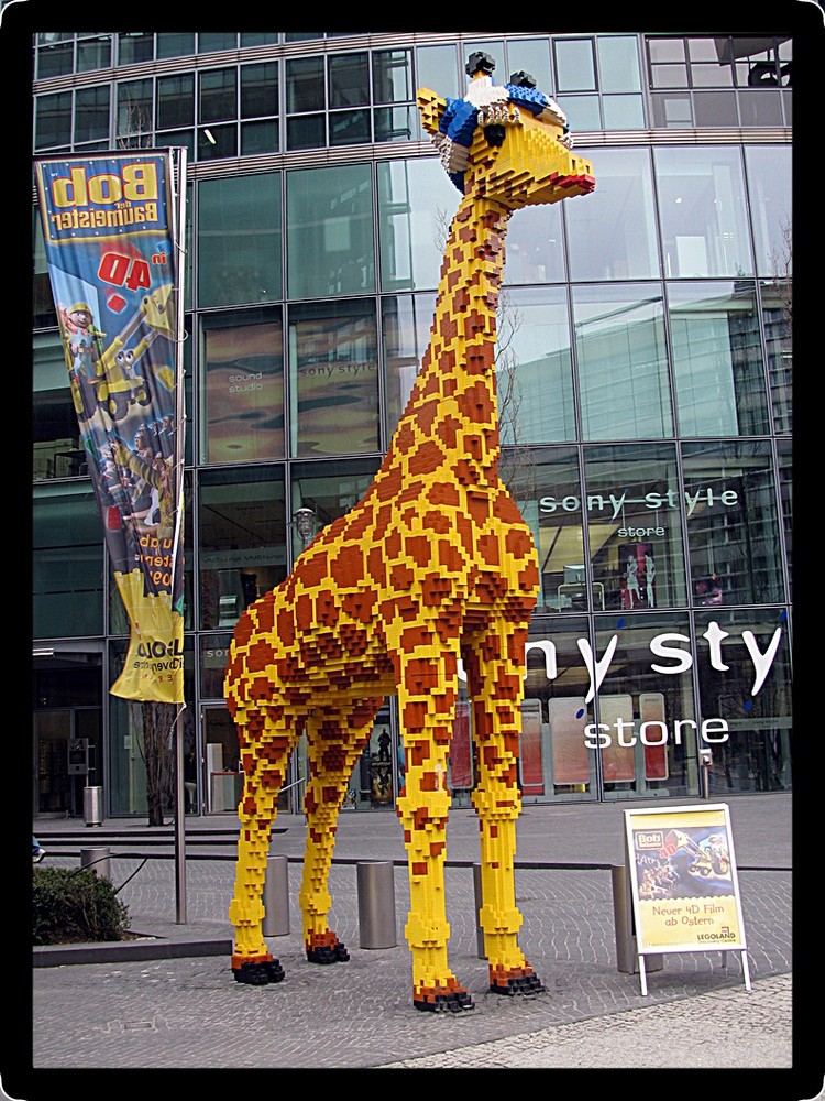 Lego-Giraffe im Sony-Center