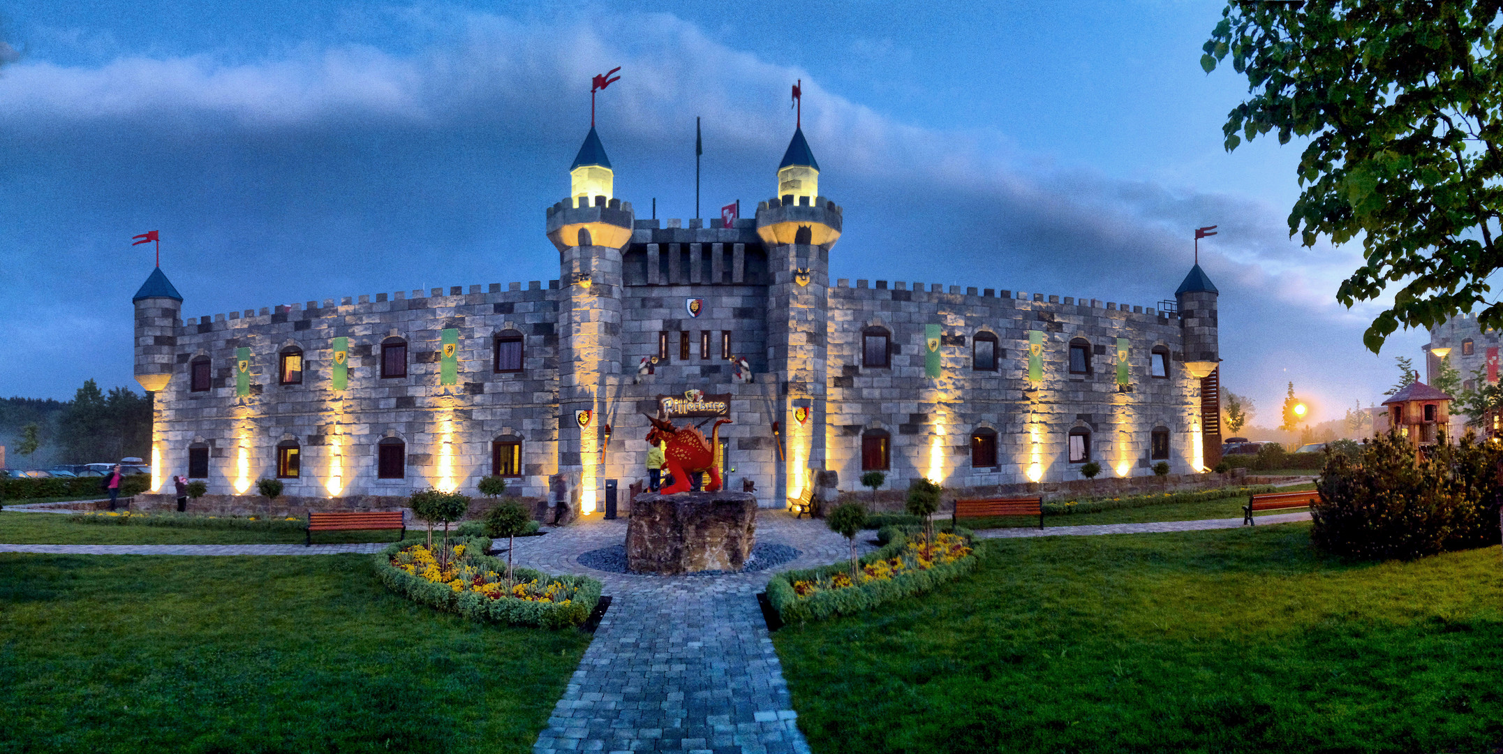 Legoland Ritterburg in the Dusk Foto & Bild architektur, motive