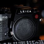 Leica R-6 in Farbe II Stillleben einer Analogen / Kamera aus den 1990 Jahren