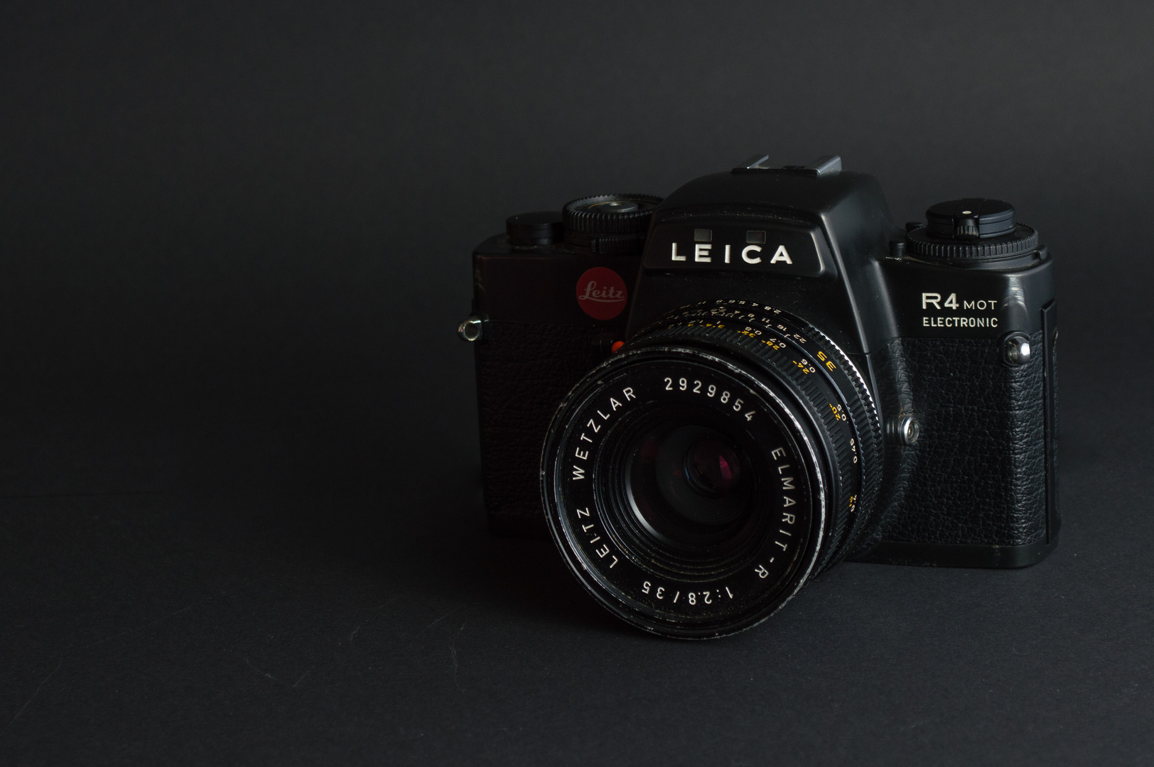 Leica R4