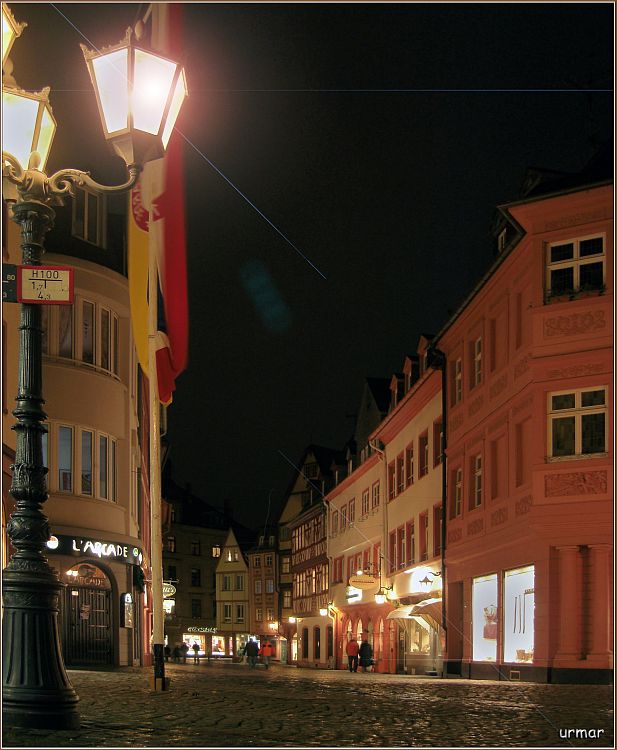 Leichhofstraße in der Nacht.