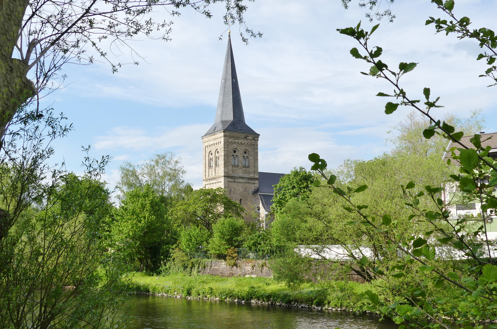 Leichlingen - Blick über die Wupper auf die Evangelische Kirche