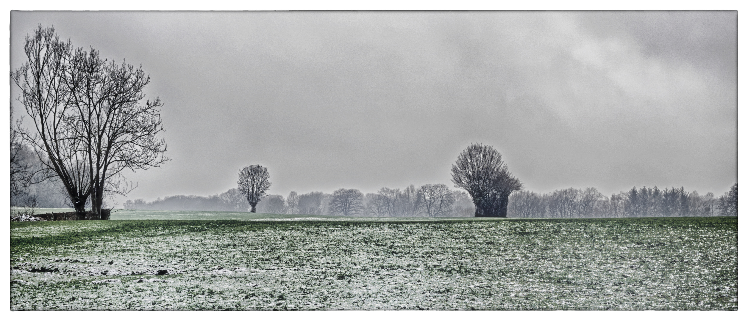 Leicht verschneit ... - Légèrement enneigé ...