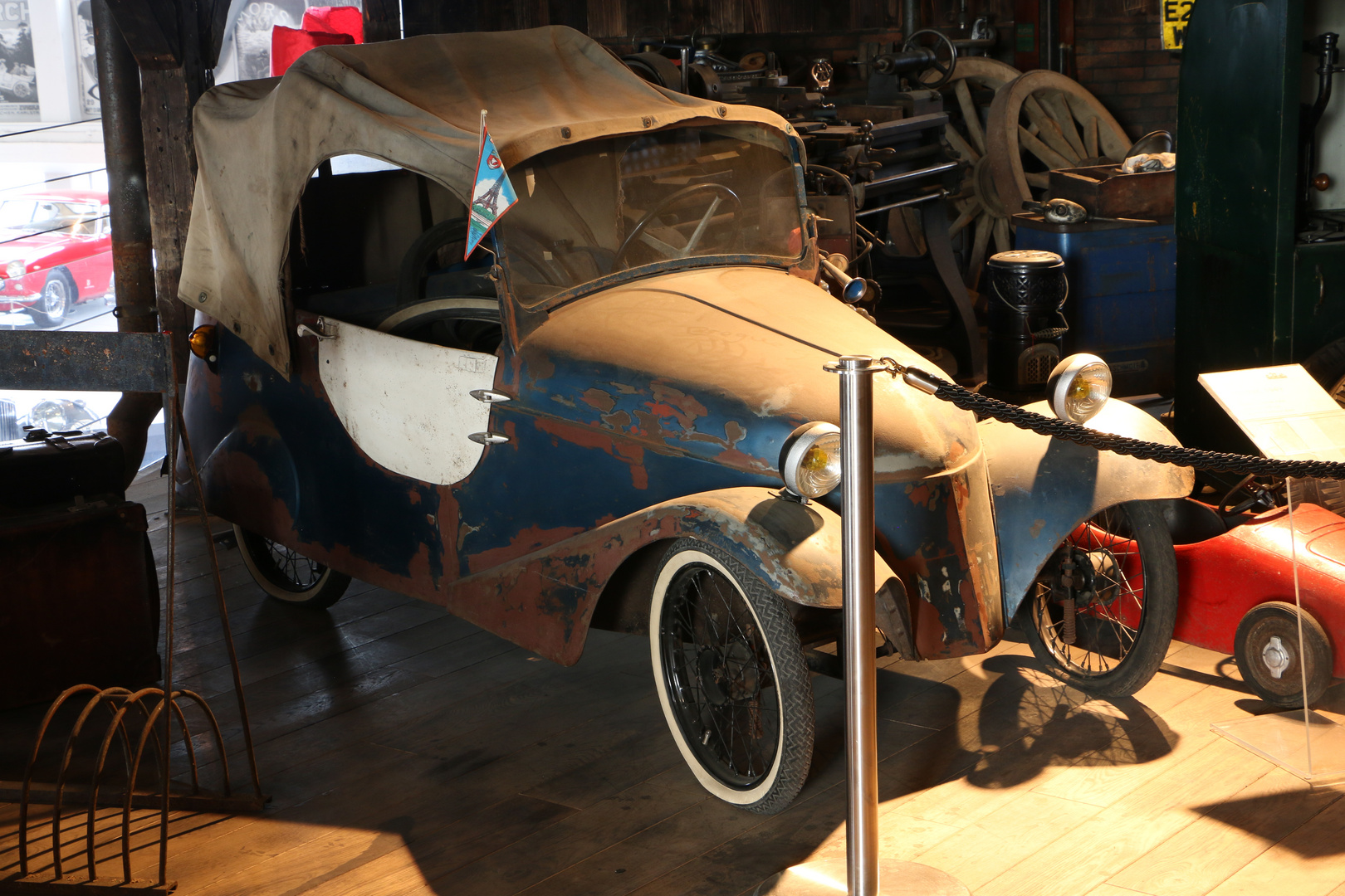 Leichter Motorwagen