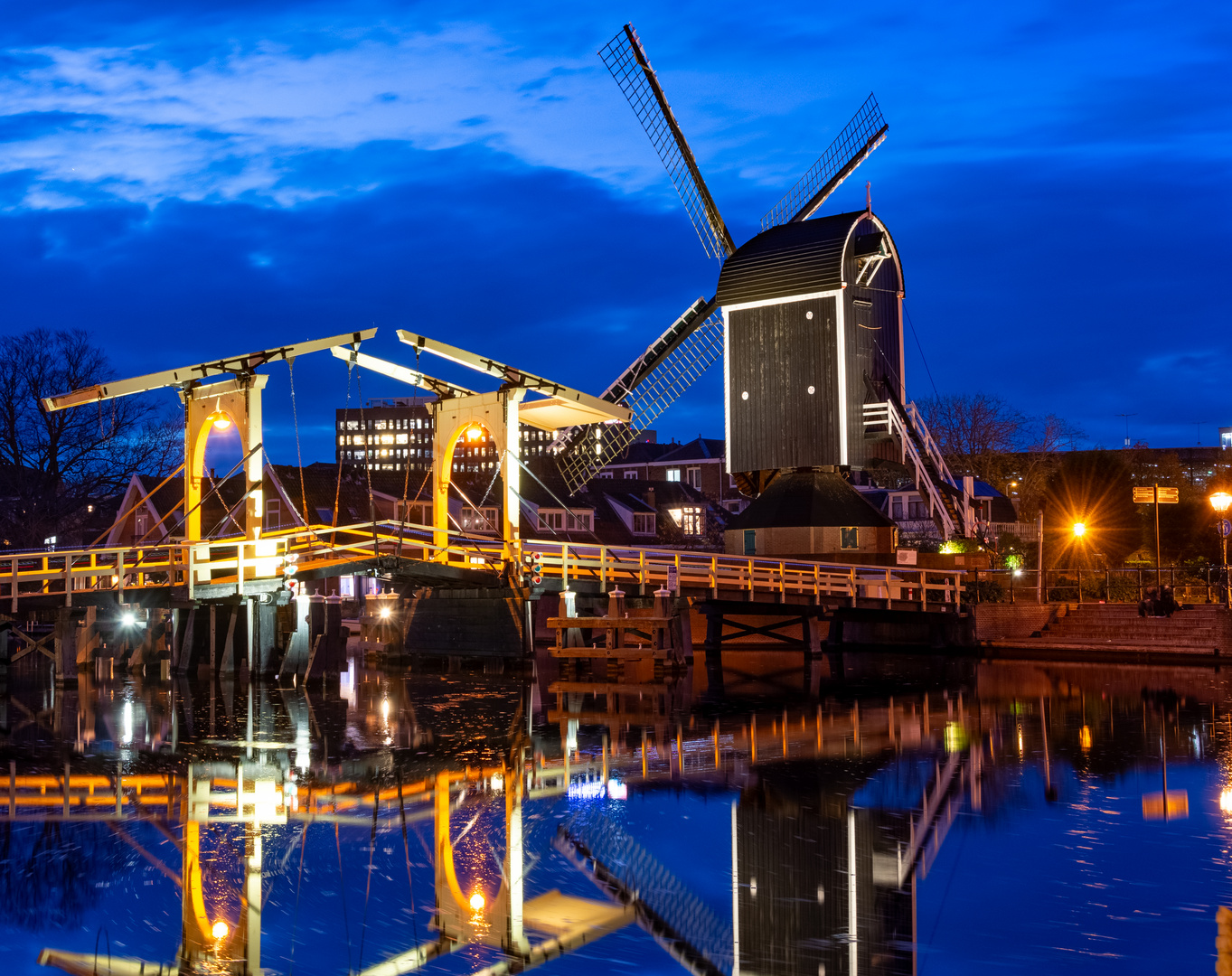 Leiden - Rembrandttbrug - Molen de Put - 03