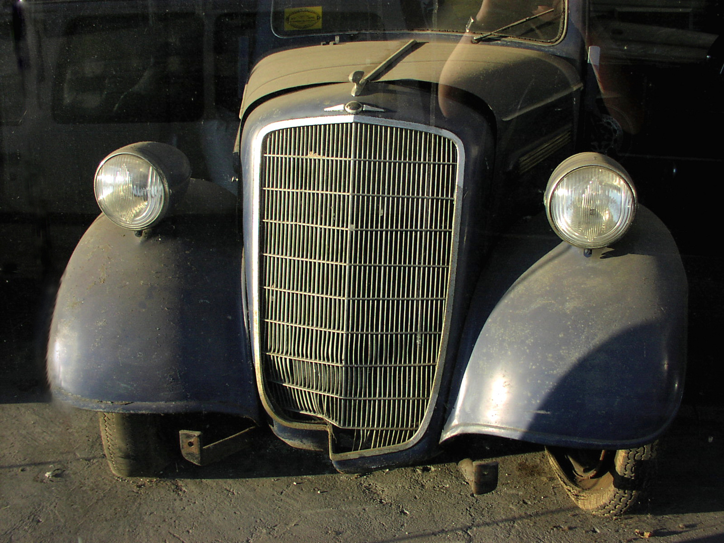 Leider nicht mehr zu verkaufen... Oldtimer im Schaufenster