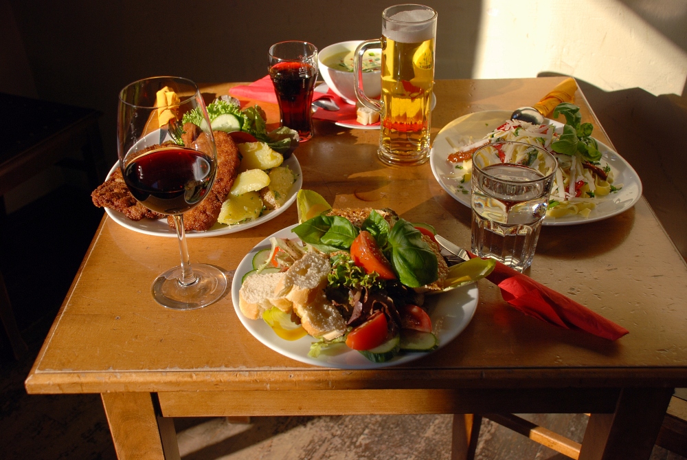 Leidlich gedeckter Tisch Foto &amp; Bild stillleben, essen &amp; trinken