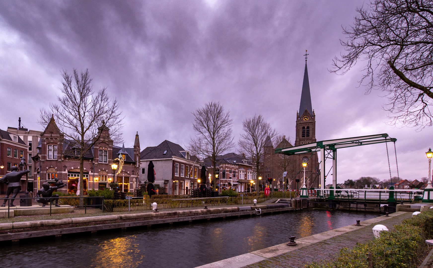 Leidschendam - Sluisplein-Sluiskant - Petrus en Pauluskerk - 01