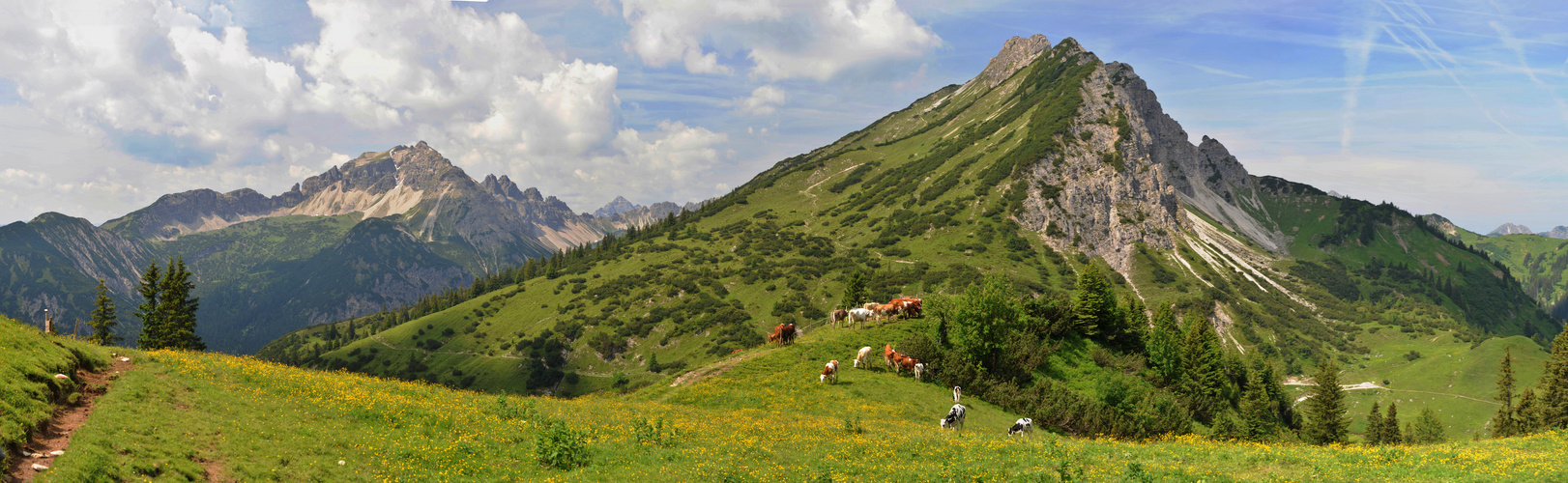 Leilachspitze 2274 m, re. Litnisschroffen 2068 m