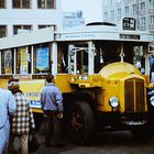 Leipzig, 16. März 1990: Genschers Wahlkampfbus