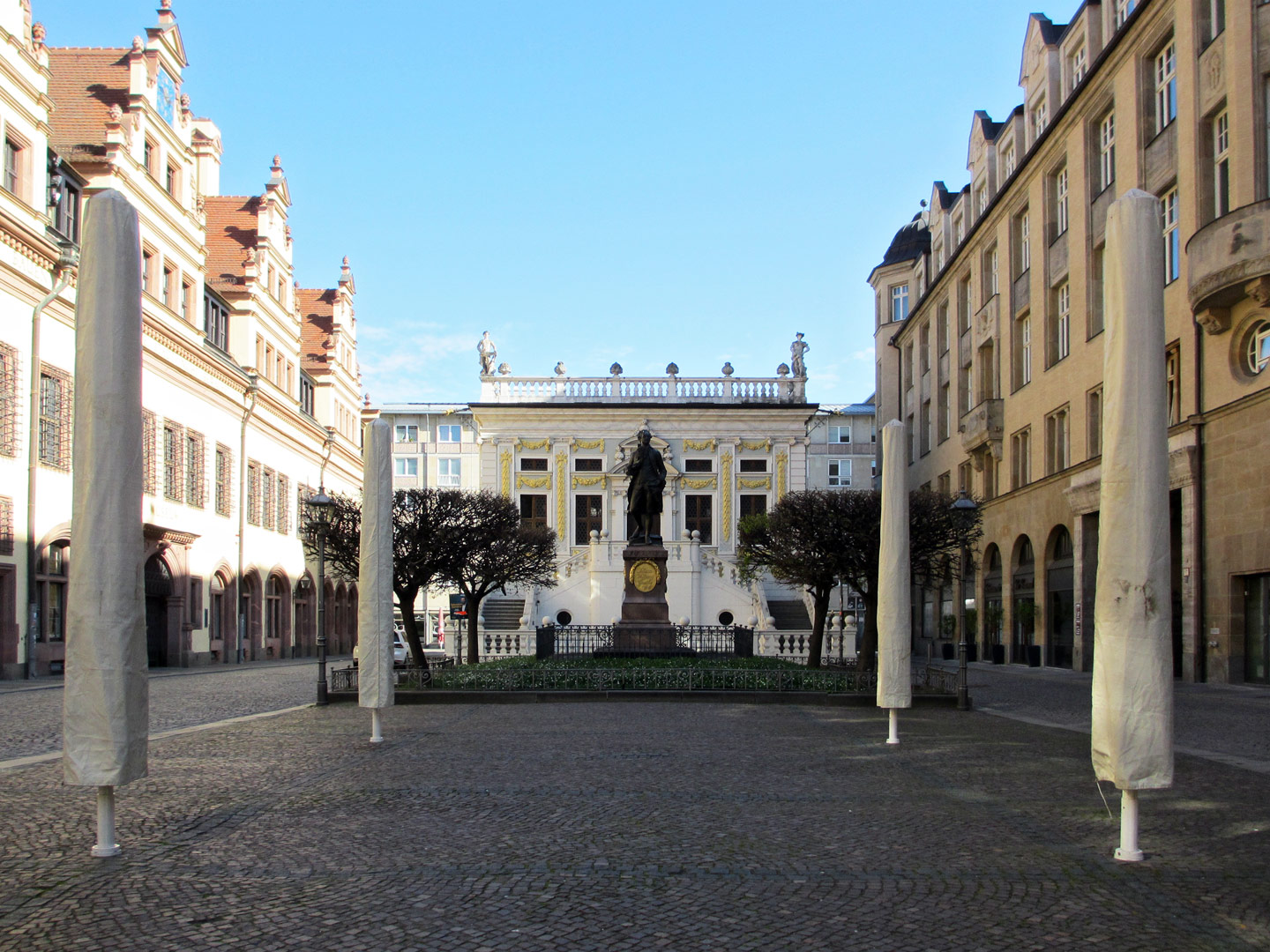 Leipzig - Alte Börse & Goethe-Statue 